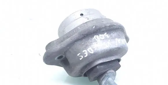 BMW X5 E53 Engine mount bracket 1096997