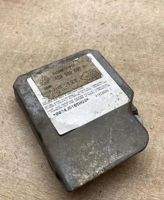 Volkswagen PASSAT B5.5 Airbag control unit/module 1C0909605A