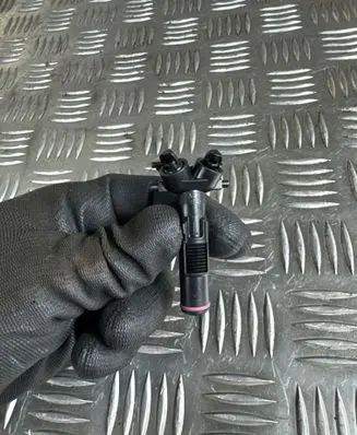 Volkswagen Golf VII Headlight washer spray nozzle 5K0955103A