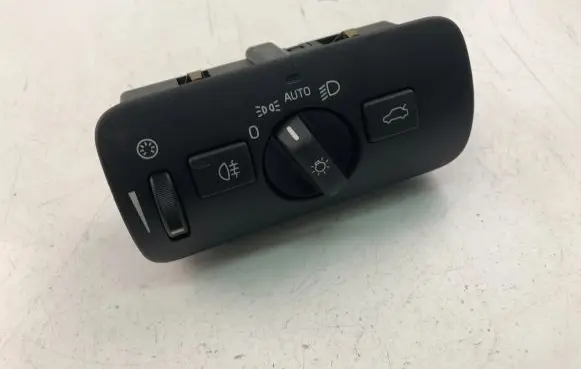 Volvo V40 Light switch 30739424