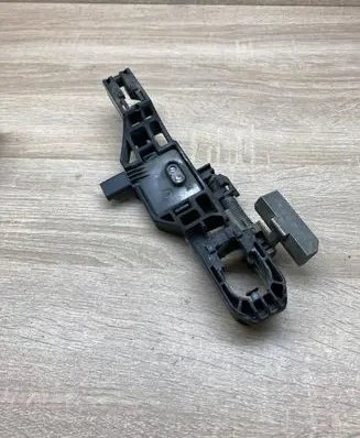 Renault Espace IV Front door exterior handle/bracket 8200008430