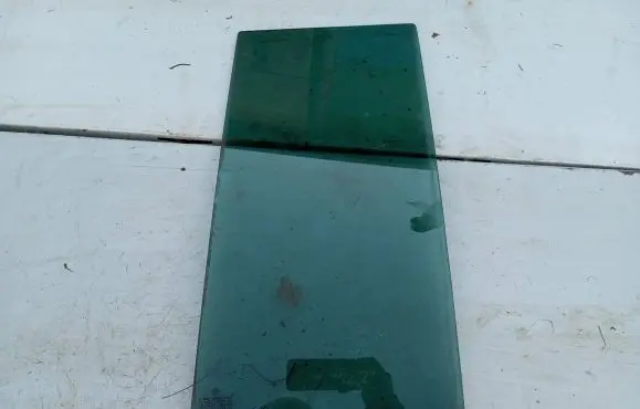 Volkswagen Touran I Rear door window glass 43R001108 E000184 DOT27M73100AS3