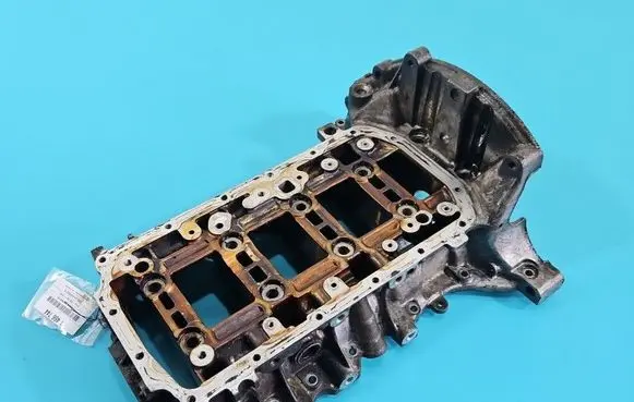 BMW 1 F20 F21 Oil filter mounting bracket V759997380 IMPRK1466744