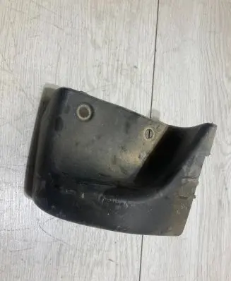 Foot area side trim