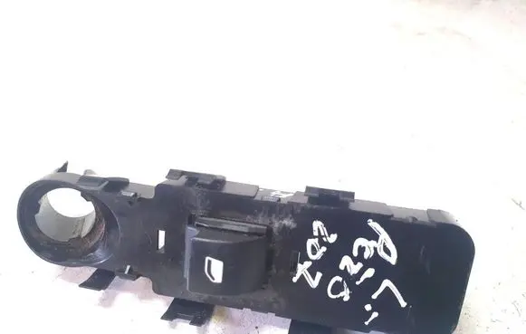 Peugeot 207 Electric window control switch E29785