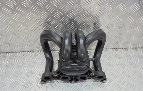 Toyota Yaris Intake manifold