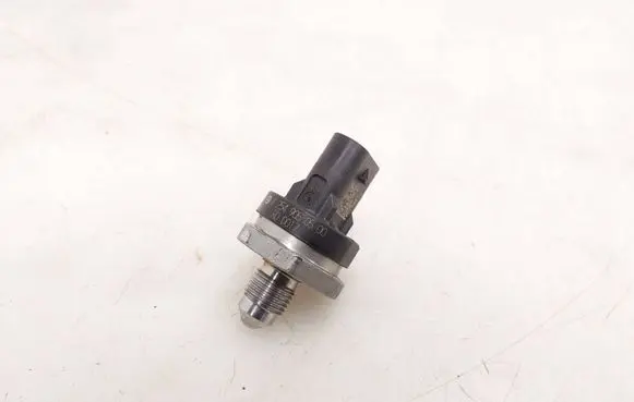 Mercedes-Benz CLA C118 X118 Fuel pressure sensor 0261547006 A2549050500