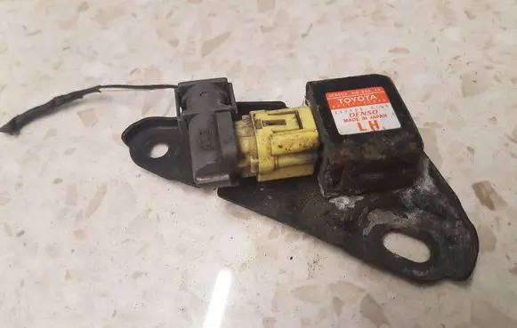 Toyota Prius (XW20) Airbag deployment crash/impact sensor 8917447040 2521000160