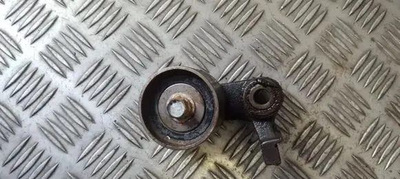 Hyundai Trajet Generator/alternator belt tensioner