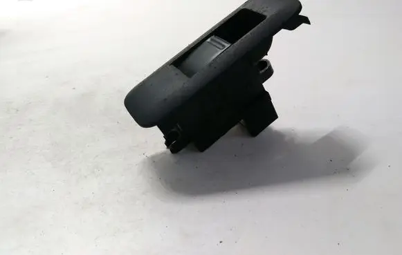 Nissan Primera Electric window control switch 25411AV600 C8DD705N