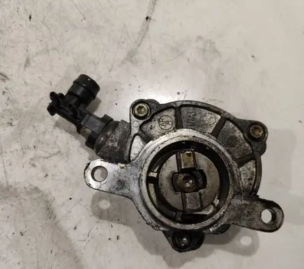 Renault Laguna II Vacuum pump 8200102535