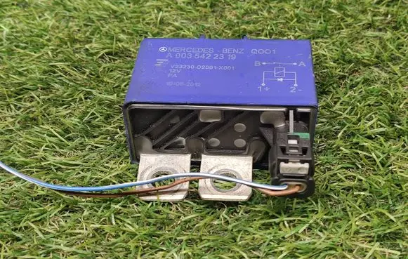Mercedes-Benz C AMG W204 SAM control unit A0035422319