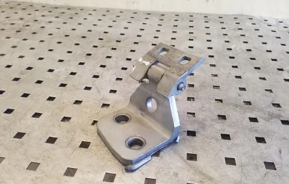 BMW X3 E83 Front door upper hinge A046574 3402820DE