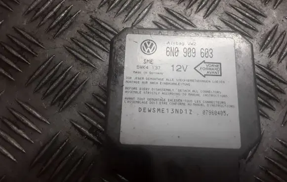 Volkswagen Golf III Airbag control unit/module 6N0909603 5WK4137