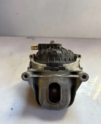 Audi Q7 4M Engine mount bracket 4M0199372FE 784647147968 782215150182