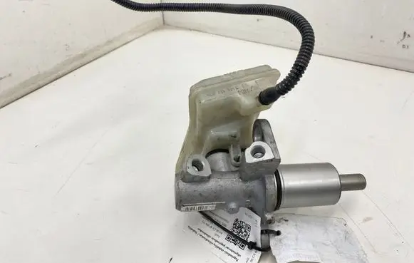 Audi A6 S6 C6 4F Master brake cylinder 4B3611021