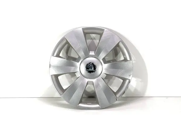 Skoda Fabia Mk3 (NJ) R15 wheel hub/cap/trim 6V0601147C