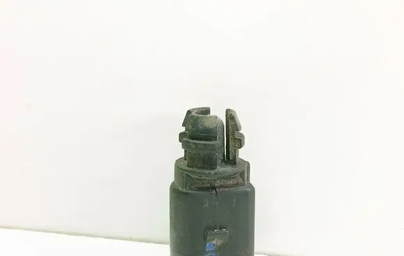 Volkswagen PASSAT B6 Outside/exterior temperature sensor 8Z0820535