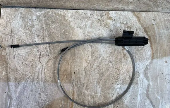 Volvo C40 Engine bonnet/hood lock release cable 32348689