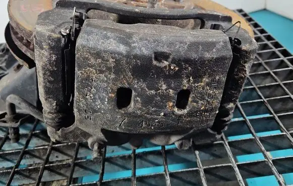 Front brake caliper