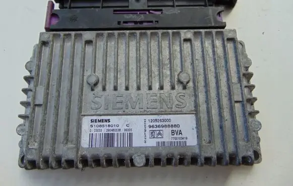 Peugeot 206 Gearbox control unit/module 9636988880 S108518010C