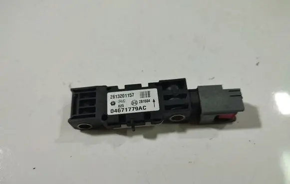 Chrysler 300 - 300C Airbag deployment crash/impact sensor 2613201157