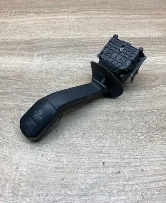 BMW 5 E39 Indicator stalk 8352172 01100410