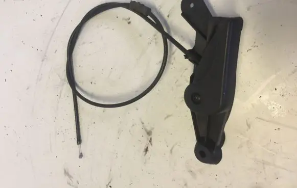 Skoda Octavia Mk1 (1U) Engine bonnet (hood) release handle 74185211