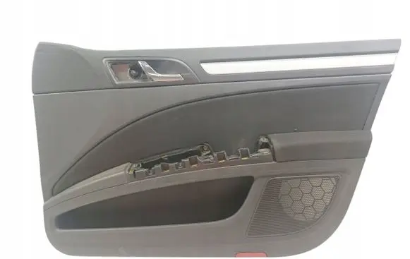 Skoda Superb B6 (3T) Front door card panel trim
