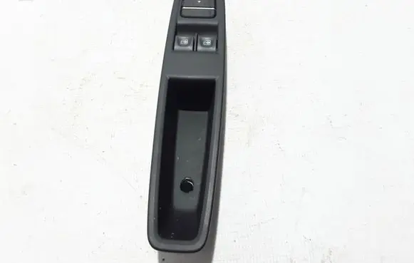 Renault Zoe Electric window control switch 809517054R