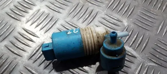 Volkswagen PASSAT B3 Windscreen/windshield washer pump