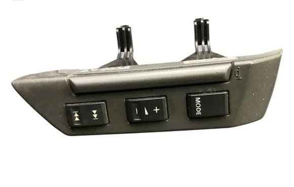 Land Rover Discovery 3 - LR3 Steering wheel buttons/switches XPD500500WVH