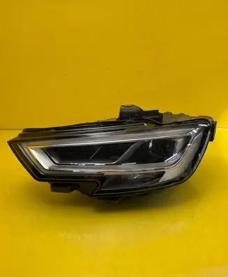Audi A3 S3 8V Headlight/headlamp 8V0941033C