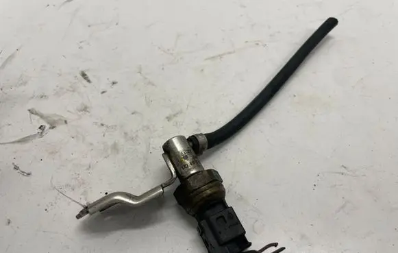 Fuel pressure sensor