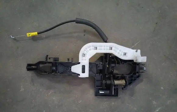 KIA Sportage Front door exterior handle/bracket 