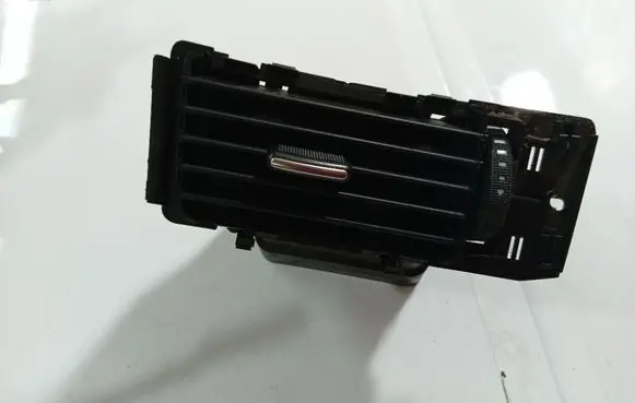 Audi A6 S6 C5 4B Dash center air vent grill 4B1820902