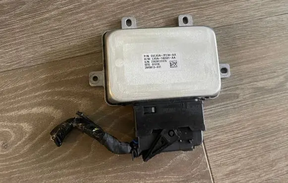 Ford Kuga III Other devices SVLX6A7P238AA