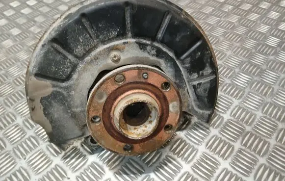 Volkswagen PASSAT B6 Front wheel hub spindle knuckle