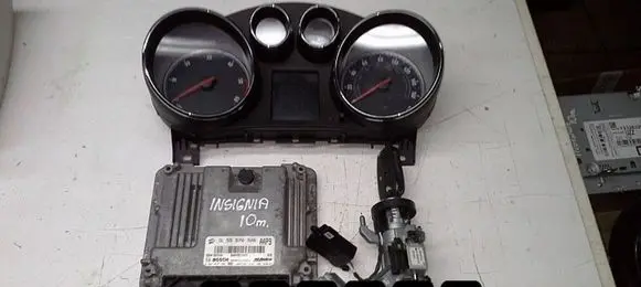 Opel Insignia A Engine control unit/module 0281017105