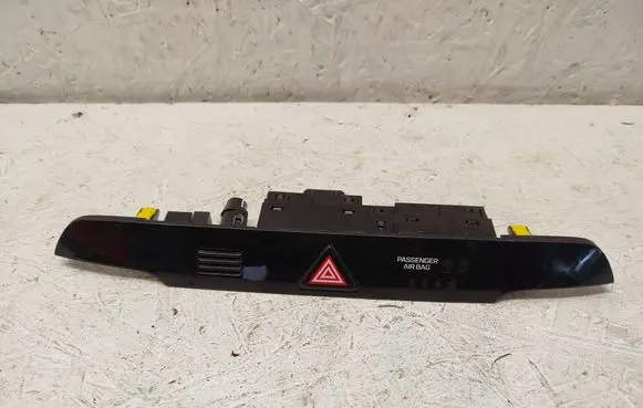 Hyundai Tucson TL Hazard light switch 93700D7800 3D136N1000