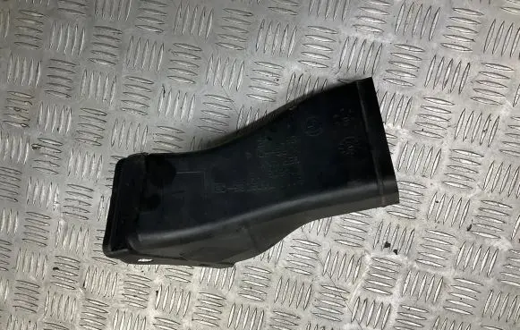 BMW 5 E60 E61 Intercooler air channel guide 7178085 11460913