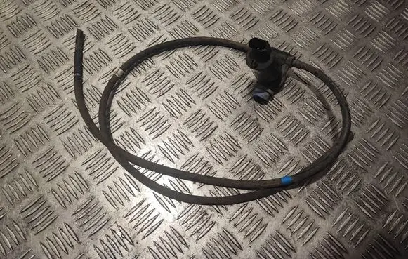 Land Rover Discovery 4 - LR4 Windscreen/windshield washer pump 1011285