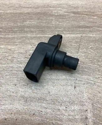 BMW 5 E39 Camshaft position sensor 2249320