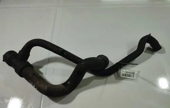 Volkswagen PASSAT B5 Engine coolant pipe/hose 