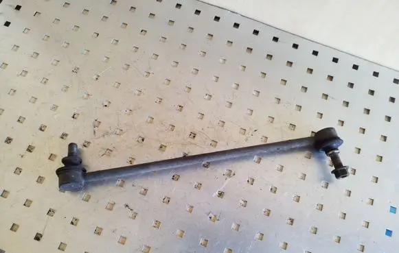Toyota Avensis T270 Front anti-roll bar/stabilizer link 