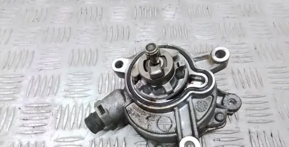 Volvo S60 Vacuum pump 31375107