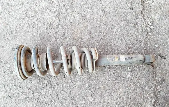 Mitsubishi Pajero Front shock absorber with coil spring 423093JP