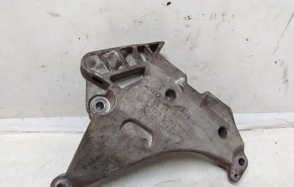 Volkswagen PASSAT B7 Engine mounting bracket 03L199207