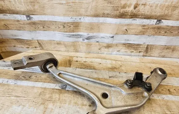 Nissan X-Trail T30 Front lower control arm/wishbone