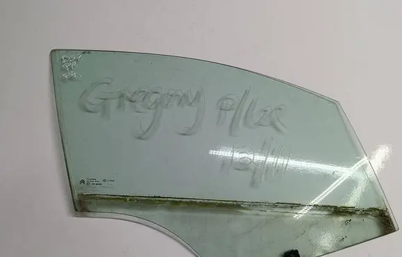 Citroen DS4 Front door window glass four-door 968588481